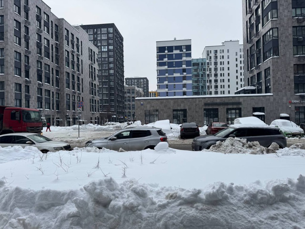 Двор и аллея